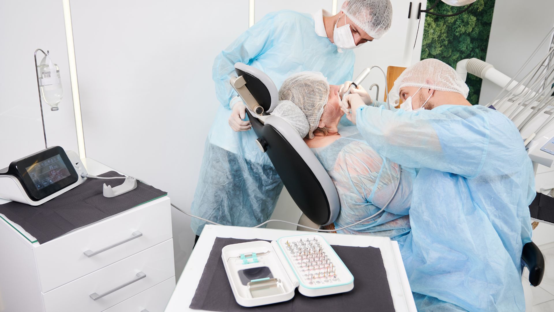 Pioneers in Implant